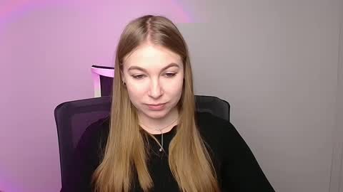 Snapshot of emilia_ilia chatting on 02/06/25, 06:08 Emilia online show from 02/06/25, 06:08