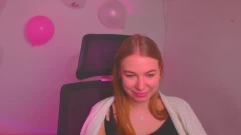 Snapshot of emilia_ilia chatting on 02/17/25, 09:13 Emilia online show from 02/17/25, 09:13