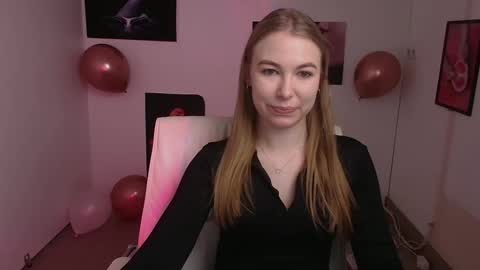 Snapshot of emilia_ilia chatting on 02/19/25, 09:17 Emilia online show from 02/19/25, 09:17