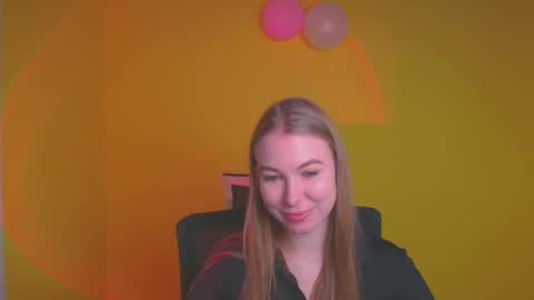 Snapshot of emilia_ilia chatting on 02/20/25, 12:36 Emilia online show from 02/20/25, 12:36