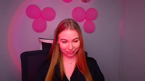 Snapshot of emilia_ilia chatting on 02/24/25, 12:16 Emilia online show from 02/24/25, 12:16