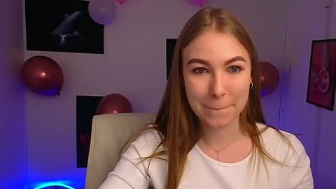 Snapshot of emilia_ilia chatting on 02/25/25, 12:13 Emilia online show from 02/25/25, 12:13