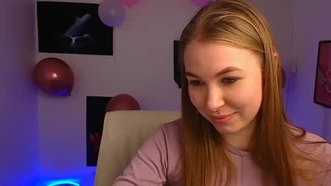 Snapshot of emilia_ilia chatting on 02/26/25, 09:21 Emilia online show from 02/26/25, 09:21