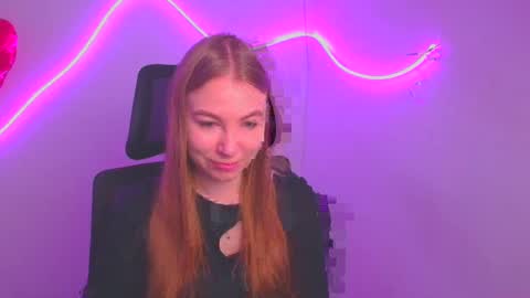 Snapshot of emilia_ilia chatting on 03/09/25, 06:06 Emilia online show from 03/09/25, 06:06