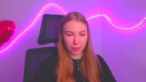 Snapshot of emilia_ilia chatting on 03/11/25, 06:10 Emilia online show from 03/11/25, 06:10