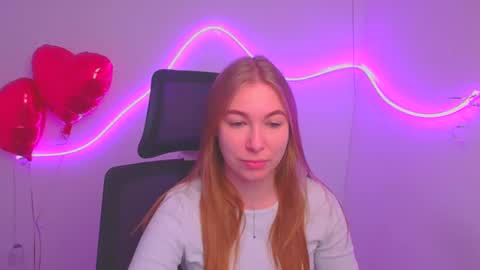 Snapshot of emilia_ilia chatting on 03/12/25, 12:15 Emilia online show from 03/12/25, 12:15