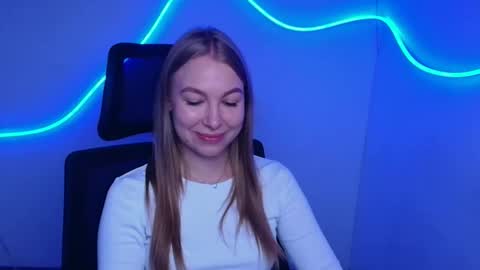 Snapshot of emilia_ilia chatting on 09/13/25, 05:07 Emilia online show from 09/13/25, 05:07