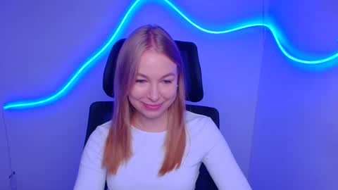 Snapshot of emilia_ilia chatting on 09/18/25, 05:09 Emilia online show from 09/18/25, 05:09