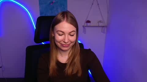 Snapshot of emilia_ilia chatting on 11/05/25, 06:46 Emilia online show from 11/05/25, 06:46