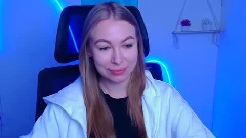 Snapshot of emilia_ilia chatting on 12/03/25, 06:21 Emilia online show from 12/03/25, 06:21