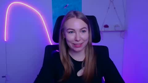 Snapshot of emilia_ilia chatting on 12/05/25, 06:44 Emilia online show from 12/05/25, 06:44