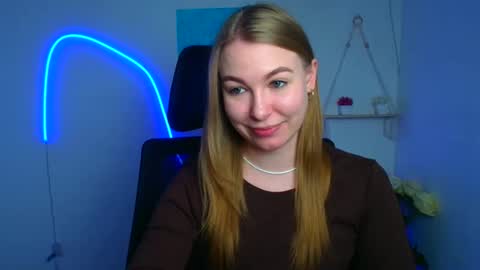 Emilia online show from 02/15/26, 07:51