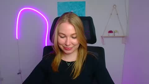 Emilia online show from 04/09/26, 11:26