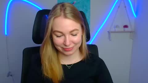 Emilia online show from 05/17/26, 05:38