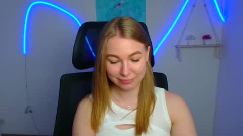 Emilia online show from 05/19/26, 05:36
