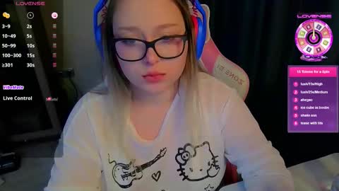 Snapshot of emiliaaah chatting on 02/25/26, 09:13 emiliaaah online show from 02/25/26, 09:13