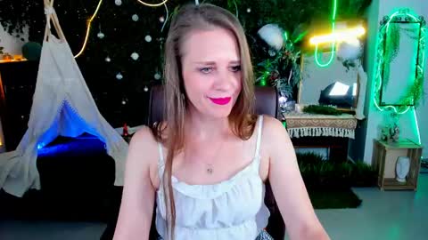 Emilia Bedy online show from 05/13/26, 09:17