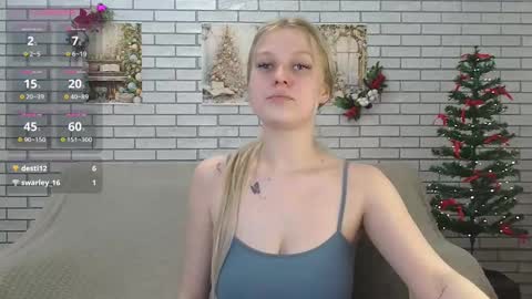 Snapshot of emiliaduchess chatting on 12/30/24, 03:02 Amili online show from 12/30/24, 03:02