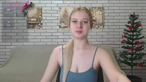 Snapshot of emiliaduchess chatting on 01/07/25, 06:59 Amili online show from 01/07/25, 06:59