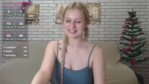Snapshot of emiliaduchess chatting on 01/14/25, 01:28 Amili online show from 01/14/25, 01:28