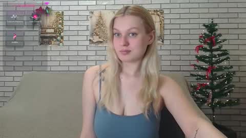 Snapshot of emiliaduchess chatting on 01/25/25, 08:00 Amili online show from 01/25/25, 08:00