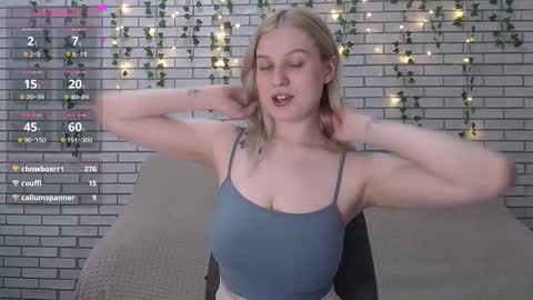 Snapshot of emiliaduchess chatting on 02/24/25, 02:37 Amili online show from 02/24/25, 02:37