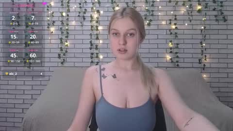 Snapshot of emiliaduchess chatting on 02/26/25, 11:20 Amili online show from 02/26/25, 11:20