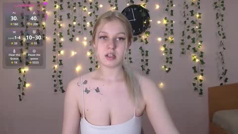 Snapshot of emiliaduchess chatting on 03/09/25, 11:03 Amili online show from 03/09/25, 11:03