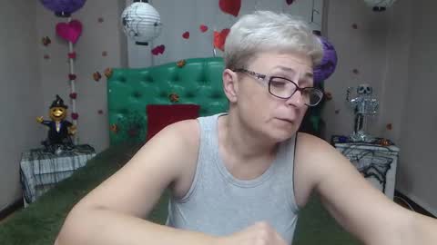 EmiliaGree online show from 10/29/25, 06:09