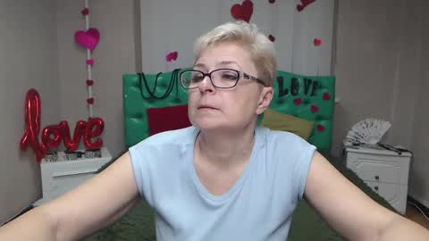 EmiliaGree online show from 11/25/25, 07:03