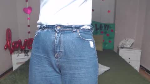 EmiliaGree online show from 11/27/25, 06:43