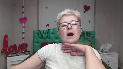 EmiliaGree online show from 12/01/25, 06:02