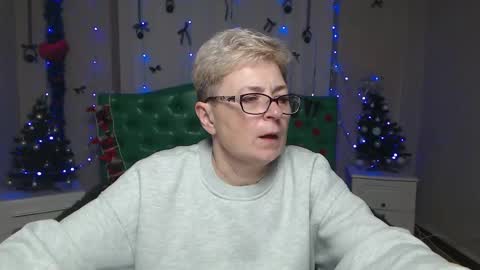 EmiliaGree online show from 12/18/25, 06:03