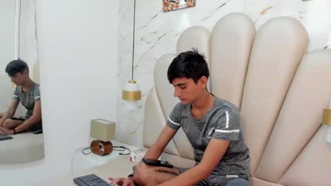 Emiliano online show from 04/29/26, 01:04