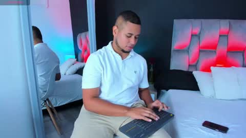 Snapshot of emilianoclarke chatting on 09/13/25, 12:10 emilianoclarke online show from 09/13/25, 12:10