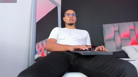 Snapshot of emilianoclarke chatting on 09/13/25, 08:52 emilianoclarke online show from 09/13/25, 08:52