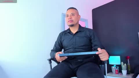 Snapshot of emilianoclarke chatting on 09/17/25, 12:12 emilianoclarke online show from 09/17/25, 12:12