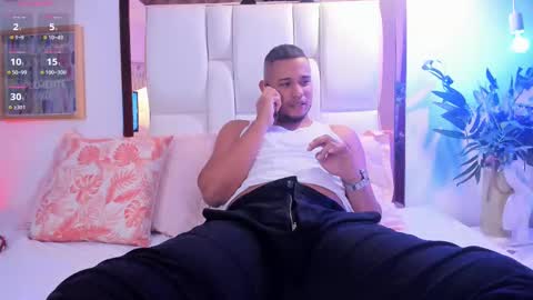 Snapshot of emilianoclarke chatting on 09/30/25, 01:32 emilianoclarke online show from 09/30/25, 01:32