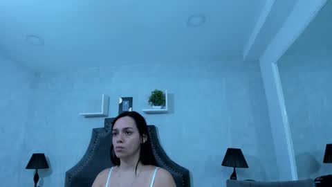 Snapshot of emiliarose_ chatting on 10/12/25, 08:52 EmiliaRose online show from 10/12/25, 08:52