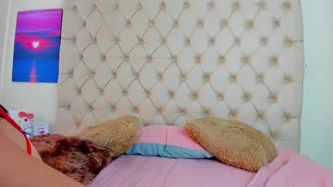 Snapshot of emilieandblake chatting on 01/05/25, 02:52 emilieandblake online show from 01/05/25, 02:52