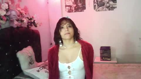 Snapshot of emiliejoy chatting on 03/24/26, 04:17 emiliejoy online show from 03/24/26, 04:17