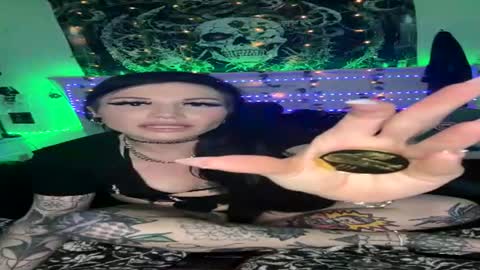 Snapshot of emilietreez chatting on 07/10/26, 05:12 emilietreez online show from 07/10/26, 05:12