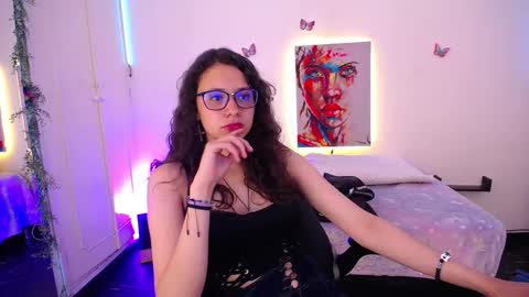 Snapshot of emilirusso chatting on 10/14/25, 07:58 Emili Russo online show from 10/14/25, 07:58