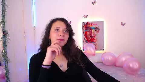 Snapshot of emilirusso chatting on 10/22/25, 08:30 Emili Russo online show from 10/22/25, 08:30