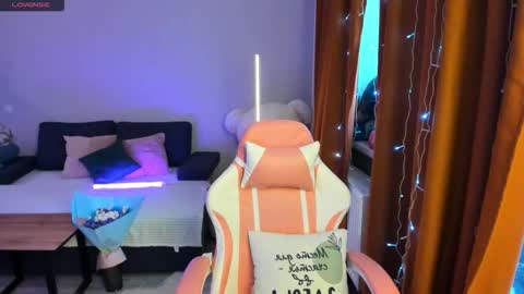 Emiliya online show from 01/12/26, 07:46