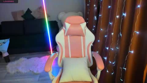 Emiliya online show from 01/16/26, 02:04