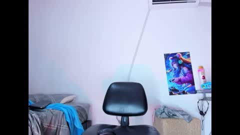 Snapshot of emilly_coper18 chatting on 03/03/25, 12:48 emily online show from 03/03/25, 12:48