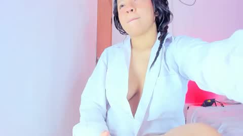 Snapshot of emilly_coper18 chatting on 09/12/25, 06:19 emily online show from 09/12/25, 06:19