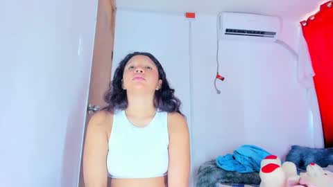 Snapshot of emilly_coper18 chatting on 09/23/25, 02:09 emily online show from 09/23/25, 02:09