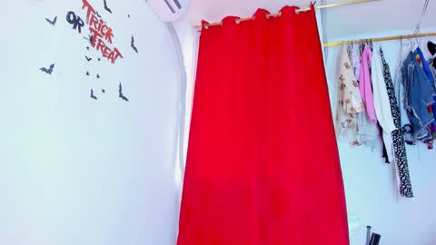 Snapshot of emilly_coper18 chatting on 11/03/25, 06:42 emily online show from 11/03/25, 06:42